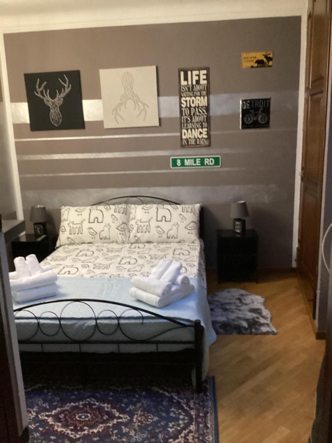 Holiday House Antica Dimora Soggiorni In Langa Centro Storico لا مورّا المظهر الخارجي الصورة